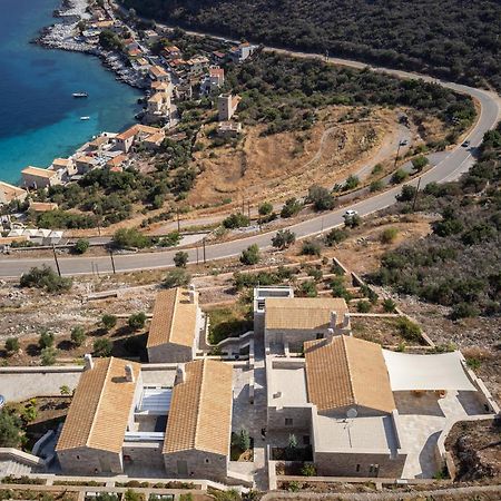 Trapela Limeni Luxury Suites Bagian luar foto