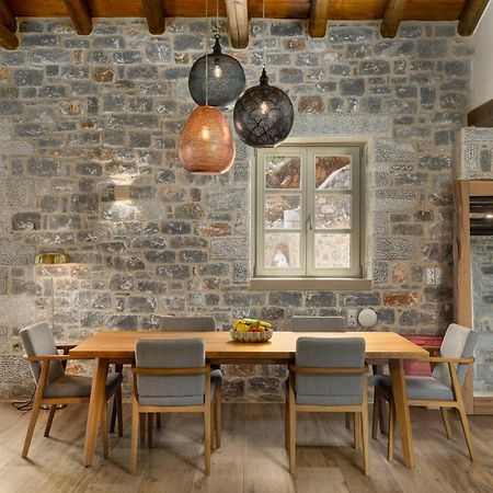 Trapela Limeni Luxury Suites Bagian luar foto