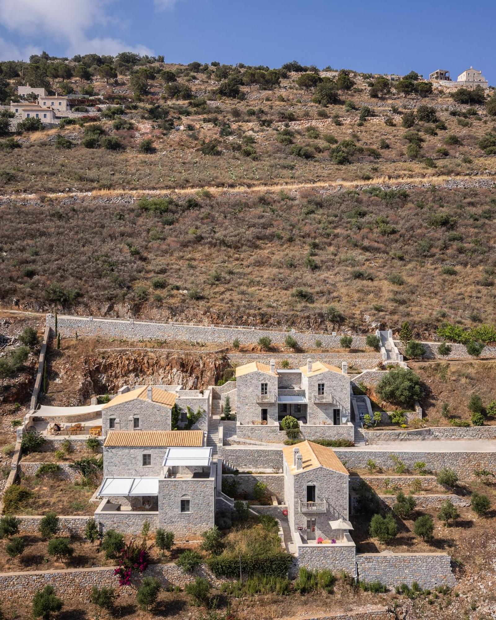 Trapela Limeni Luxury Suites Bagian luar foto