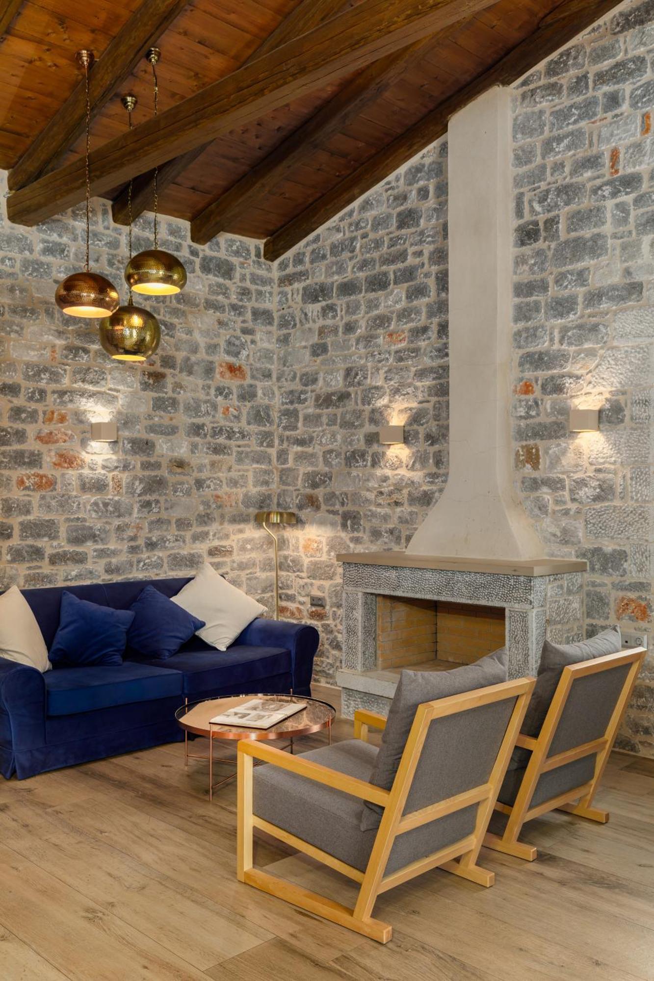 Trapela Limeni Luxury Suites Bagian luar foto
