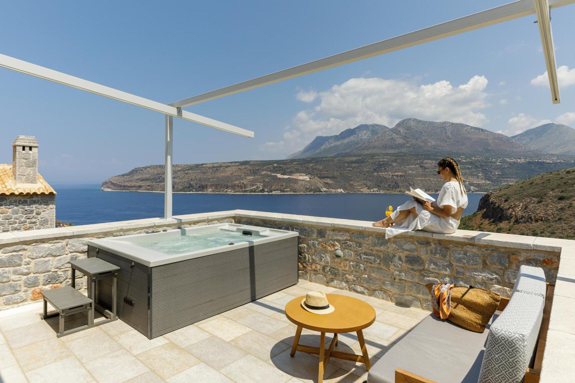 Trapela Limeni Luxury Suites Ruang foto